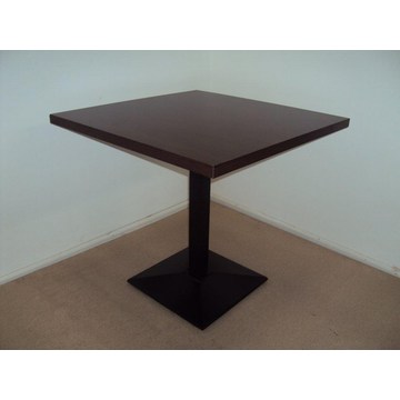 Профессиональный деревянный стол с чугунной основой и ореховой глазурью
